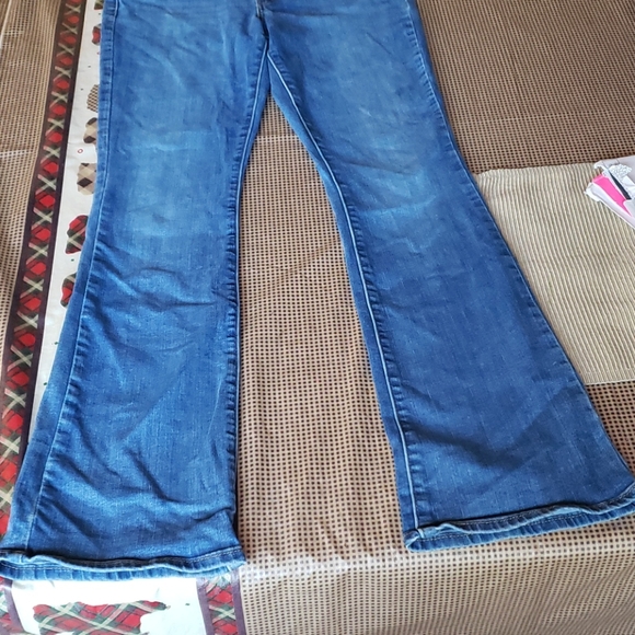 Levi's - Picture 2 of 6